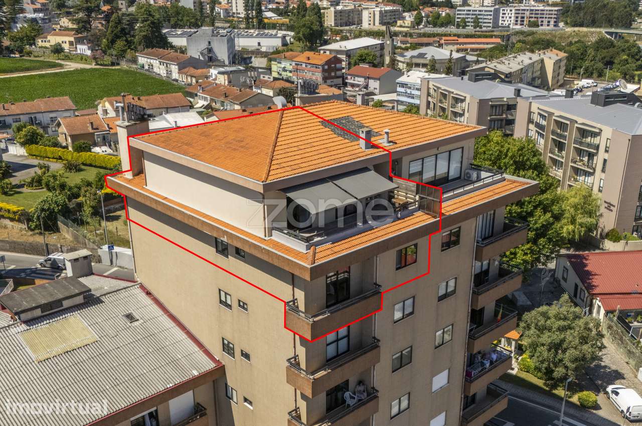 Penthouse T4 Duplex Renovada | Terraço | Último Piso - Grande imagem: 3/46