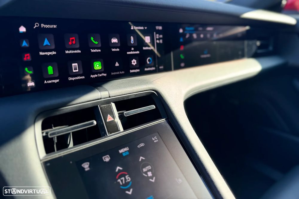 Porsche Taycan Cross Turismo 4 - 32