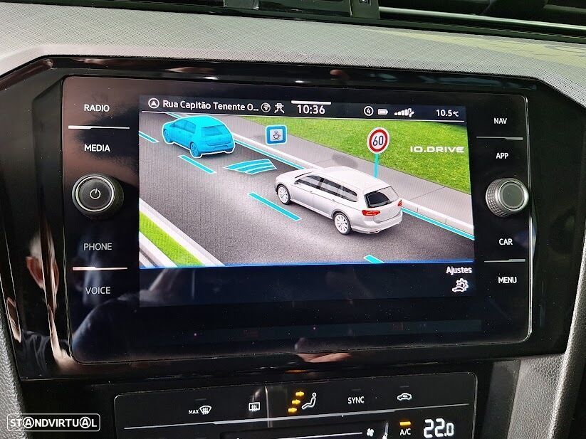 VW Passat Variant 2.0 TDi Business DSG - 28