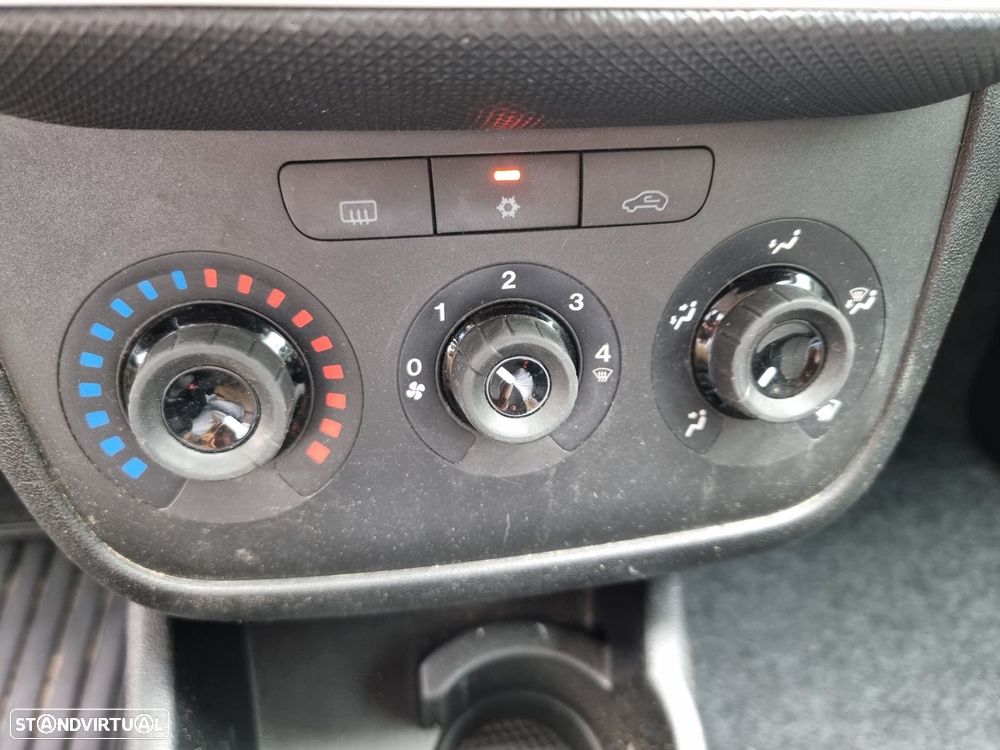Fiat Punto 1.3 M-Jet Easy S&S - 10