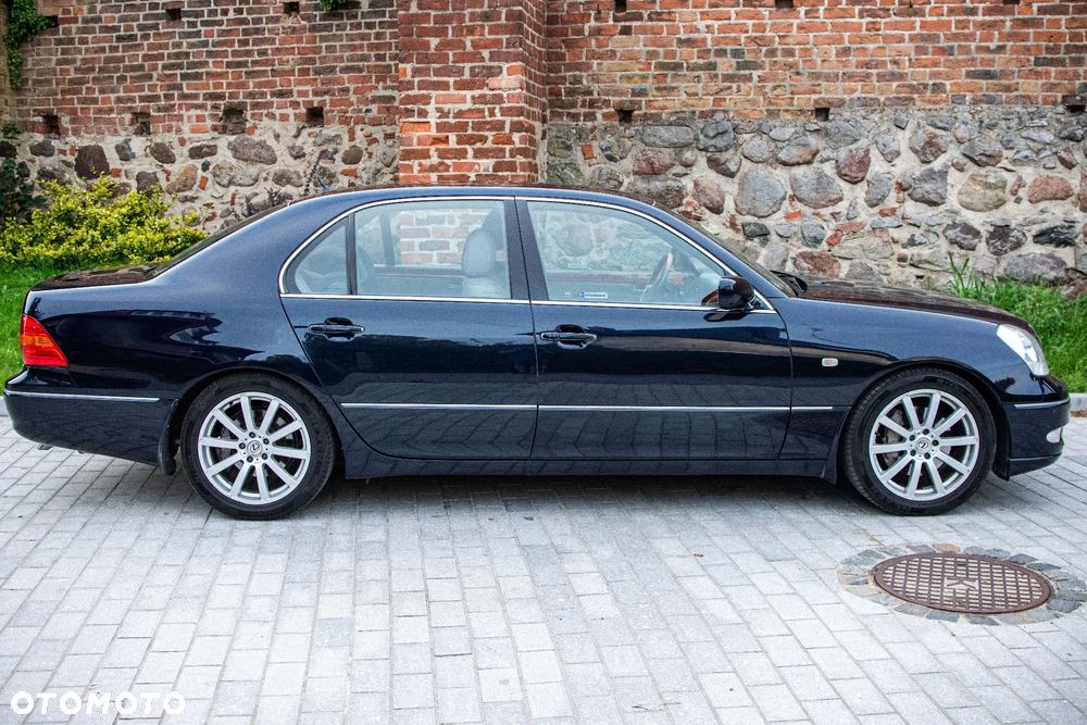 Lexus LS - 13