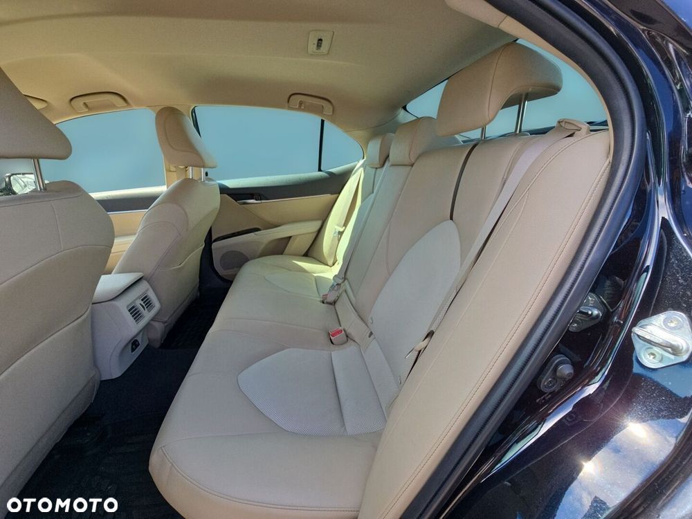 Toyota Camry 2.5 Hybrid Comfort CVT - 16
