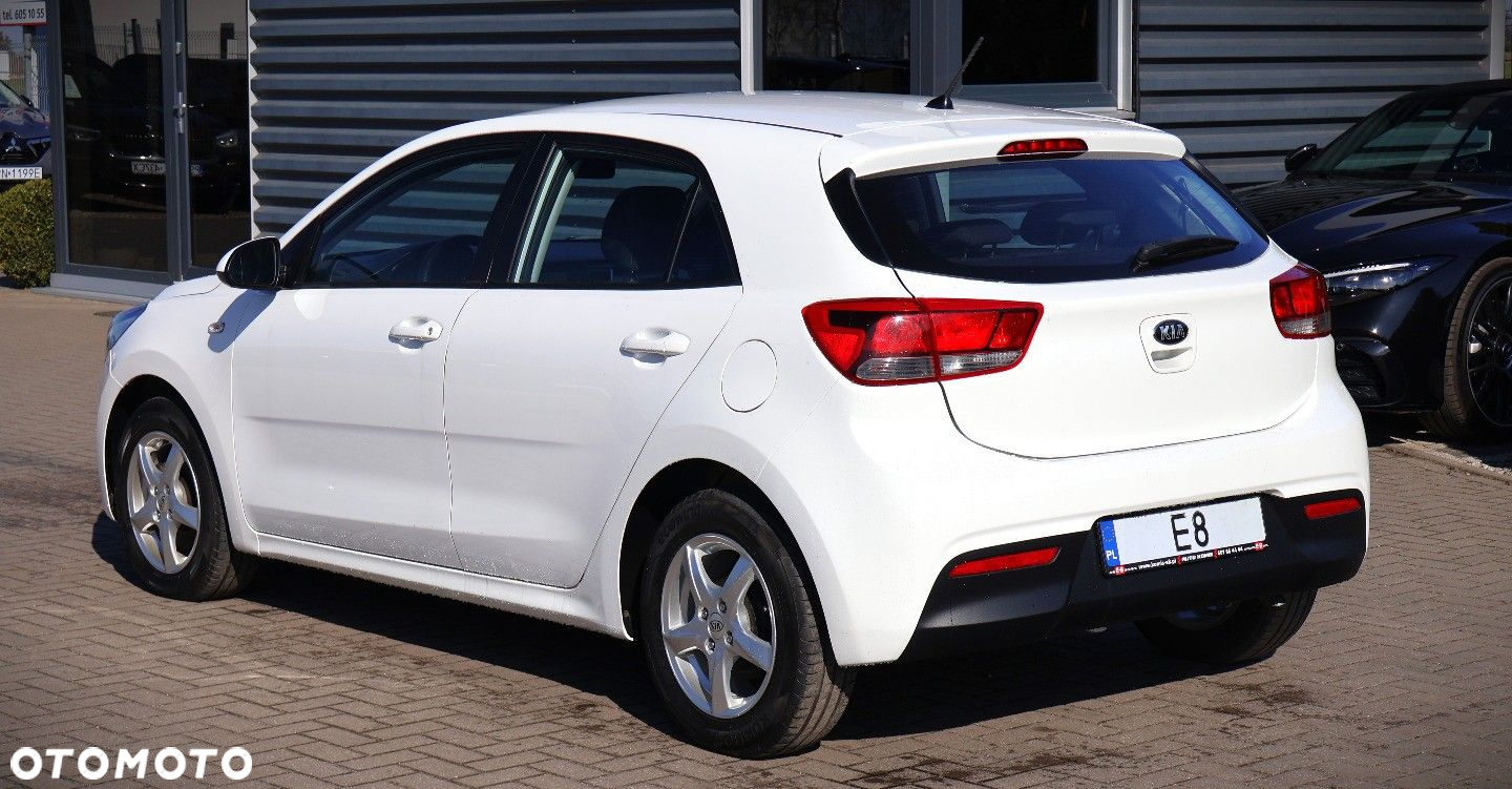 Kia Rio - 5