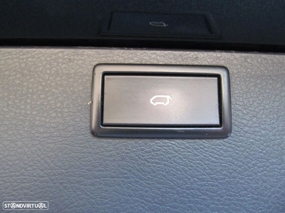 VW Multivan 2.0 TDi BM Highline DSG - 24