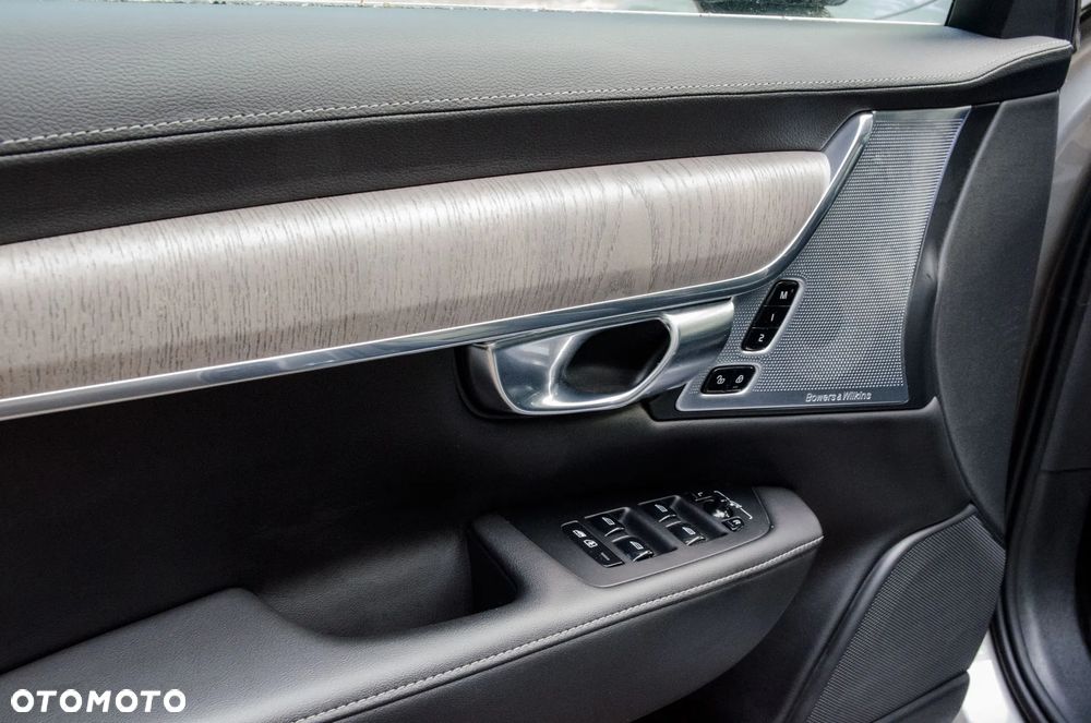 Volvo S90 T8 Twin Engine AWD Geartronic Inscription - 24