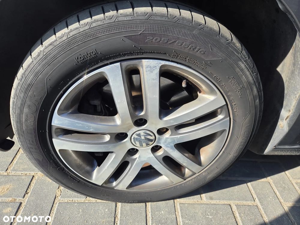 Volkswagen Touran - 34