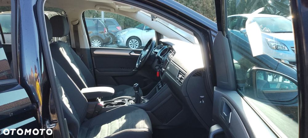 Volkswagen Touran 2.0 TDI SCR (BlueMotion Technology) Comfortline - 22