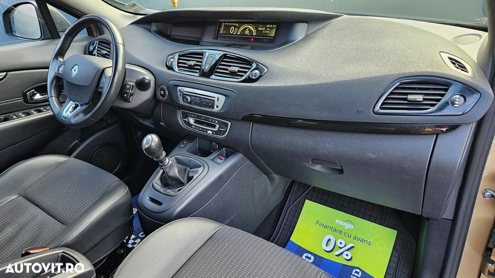 Renault Grand Scenic - 17