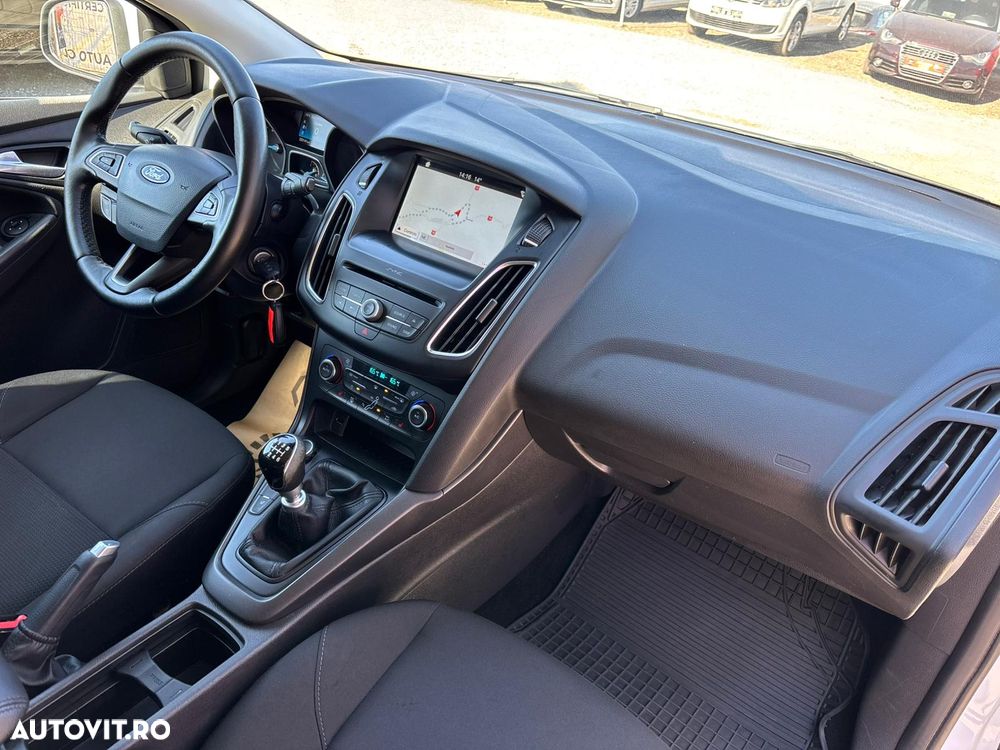 Ford Focus 1.5 EcoBlue Titanium Business - 32
