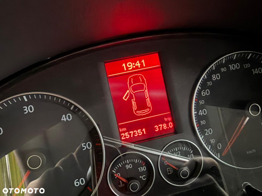 Volkswagen Touran 2.0 TDI Highline - 7
