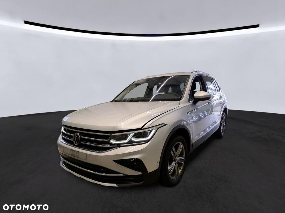 Volkswagen Tiguan - 1
