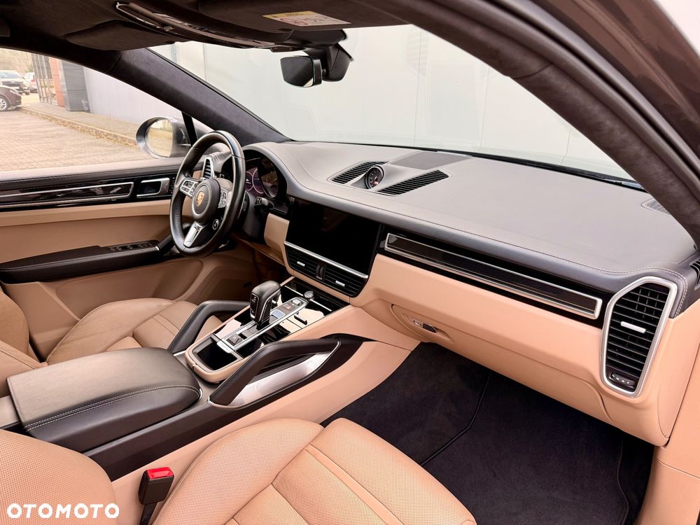 Porsche Cayenne - 38