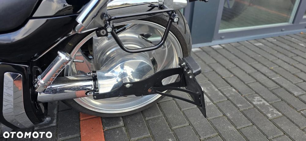 Suzuki Intruder - 37