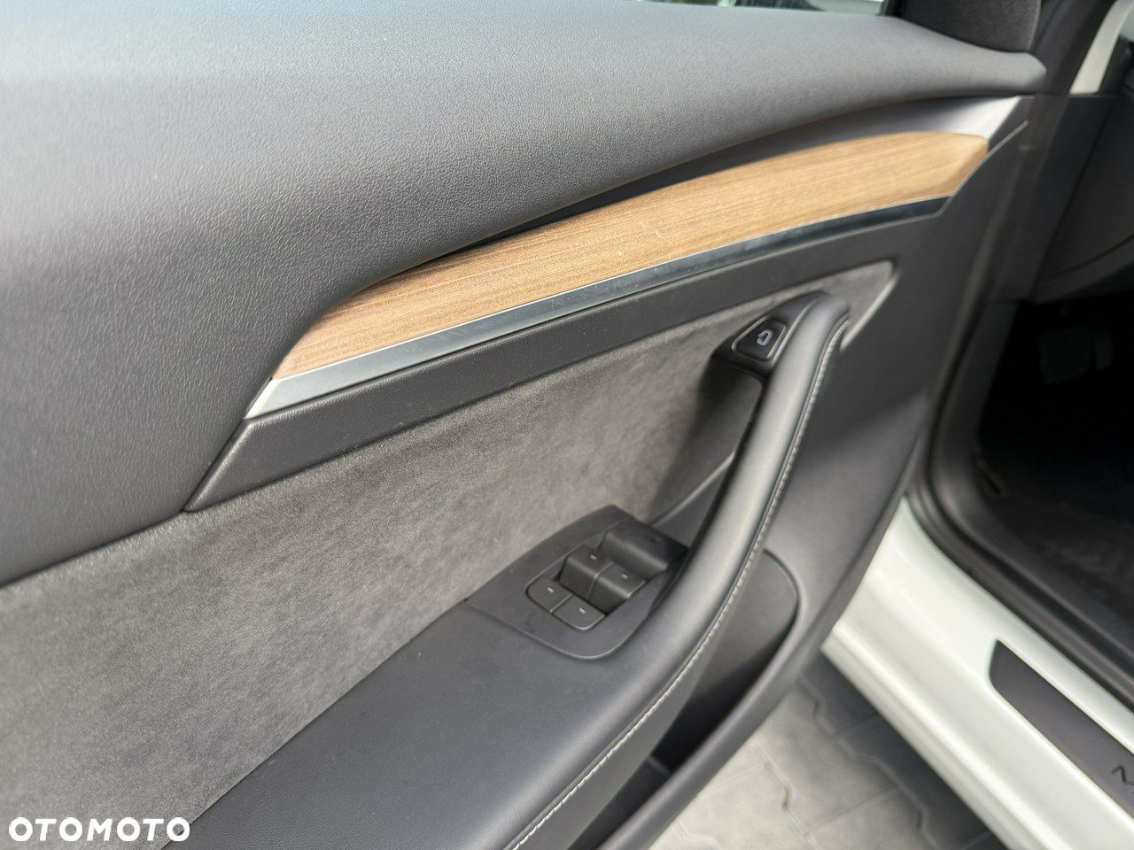 Tesla Model 3 - 28