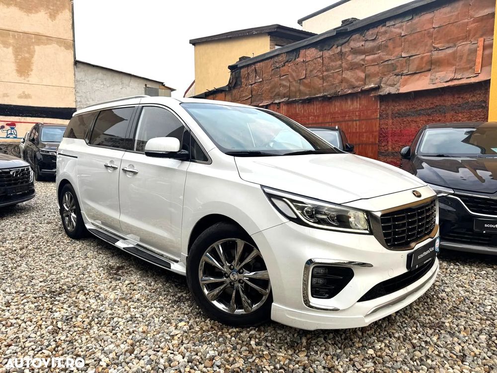 Kia Carnival - 3