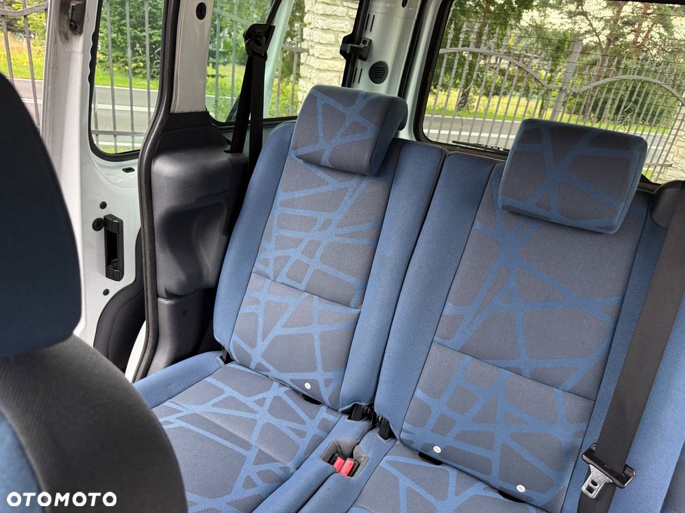Ford Tourneo Connect - 22