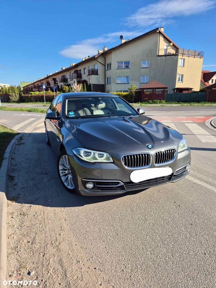 BMW Seria 5 528i xDrive Luxury Line - 1
