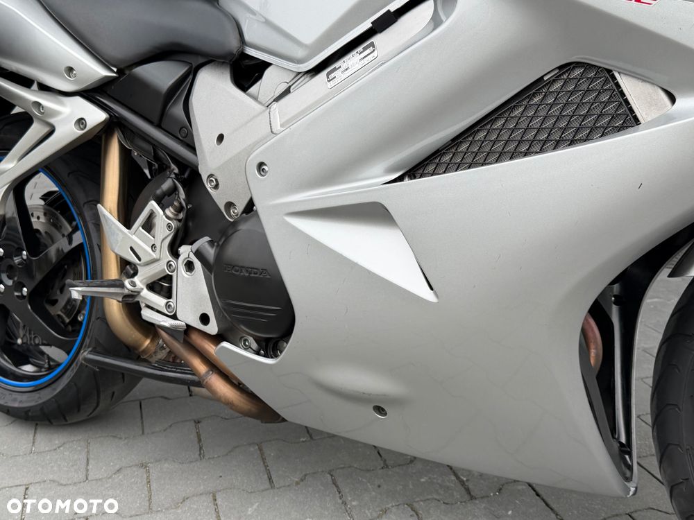 Honda VFR - 22