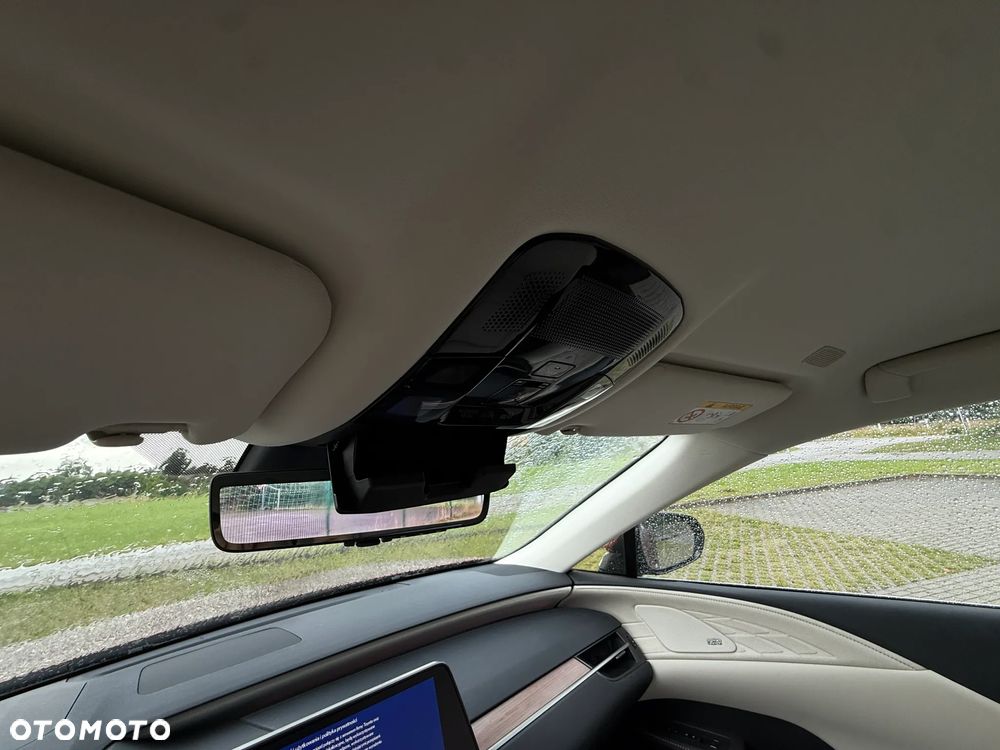 Lexus RX 450h+ Omotenashi - 33