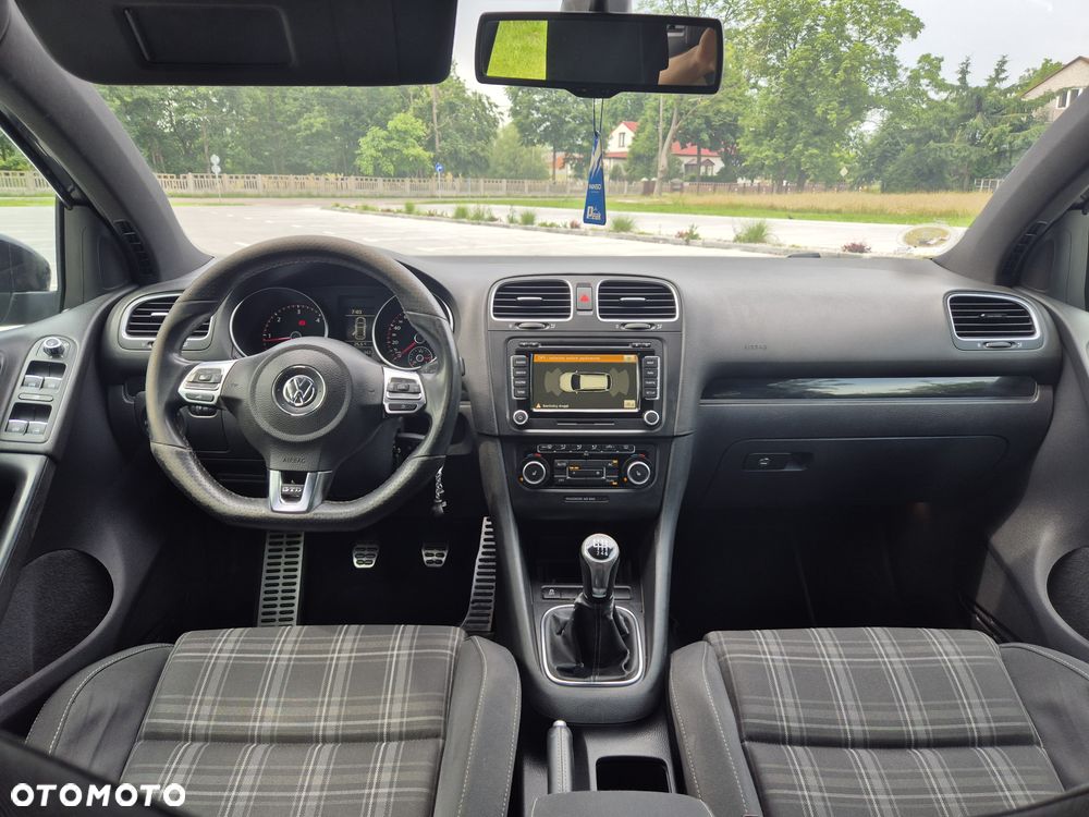Volkswagen Golf 2.0 TDI GTD - 11