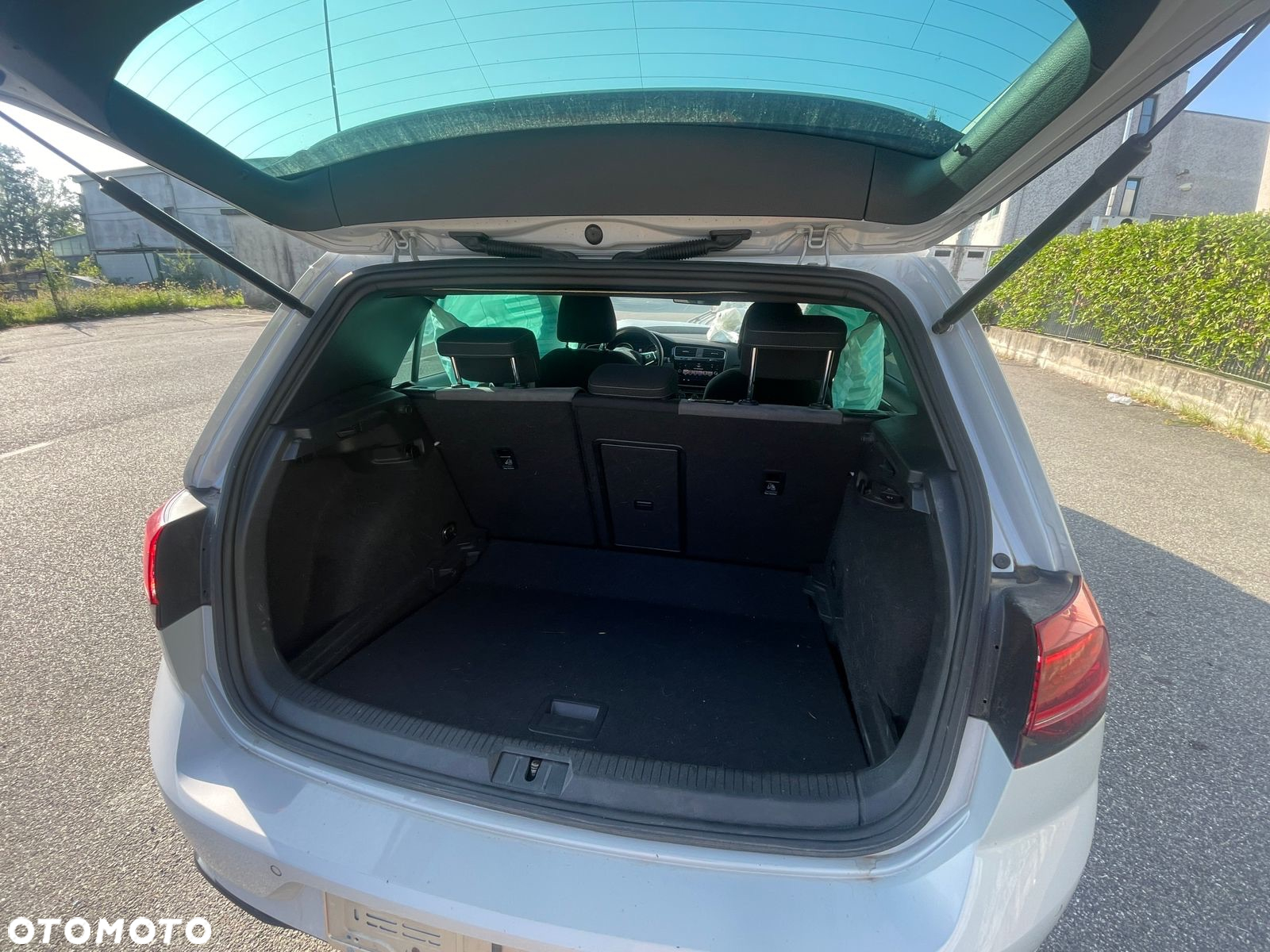 Volkswagen Golf 1.5 TSI OPF R-Line - 11