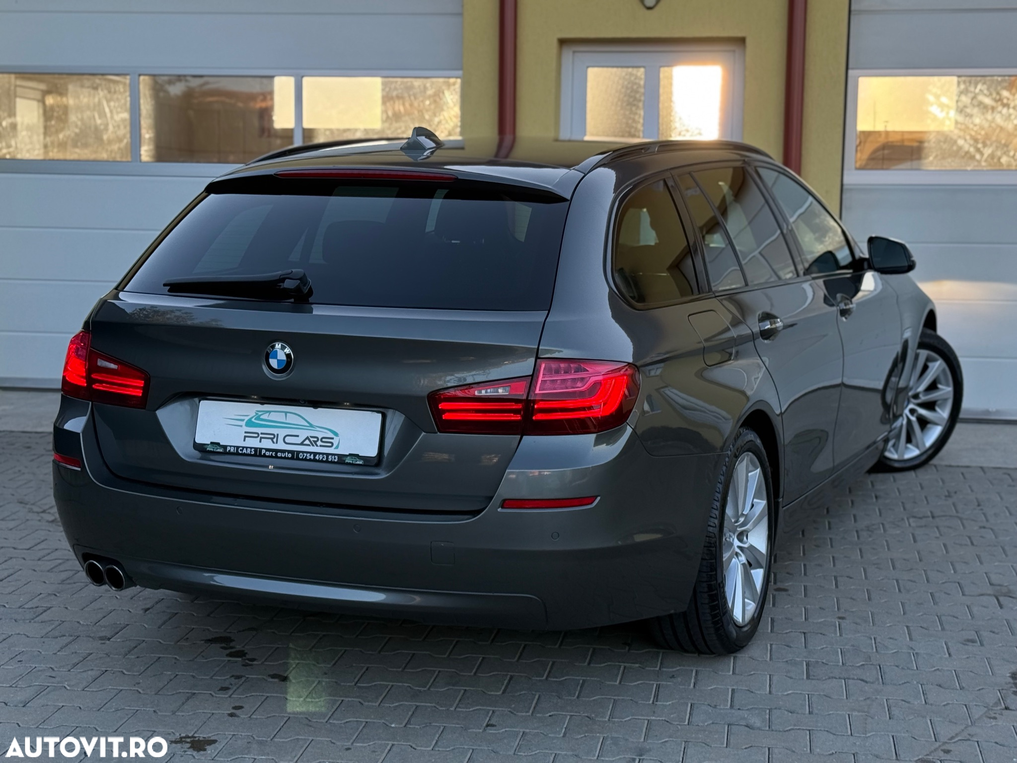 BMW Seria 5 525d Touring Aut. - 4