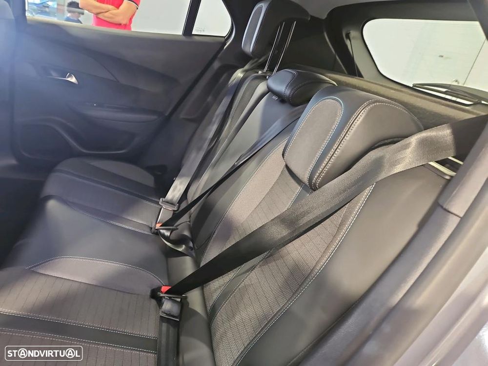 Peugeot 2008 1.2 PureTech Allure - 8