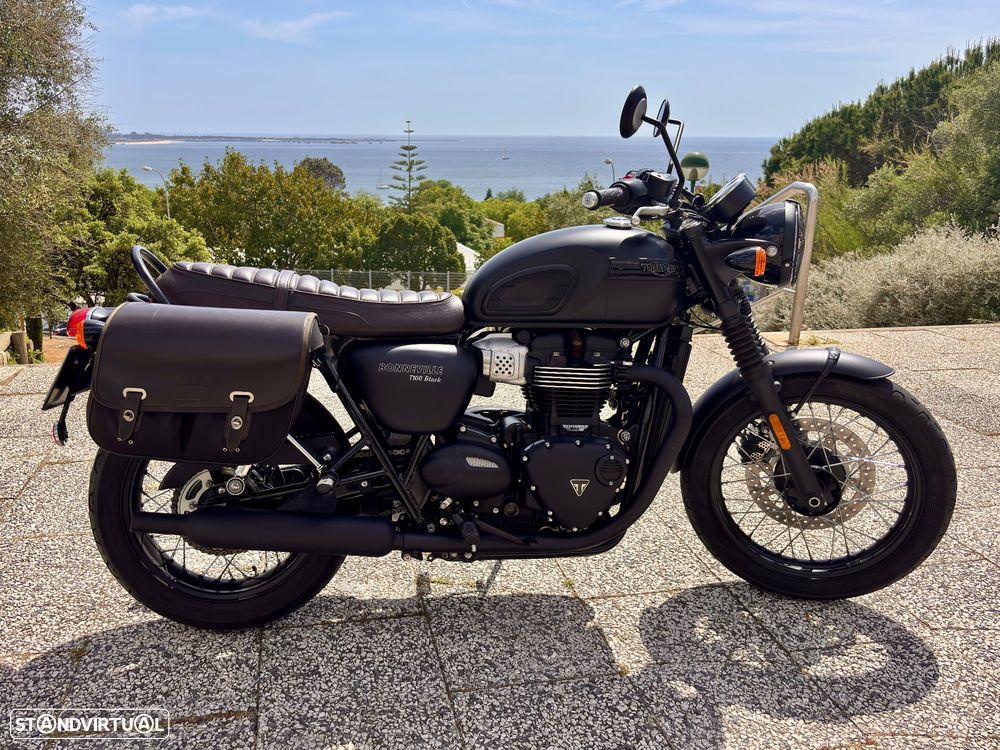 Triumph Bonneville T100 Black - 2