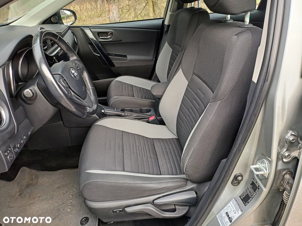 Toyota Auris Hybrid 135 Prestige - 13