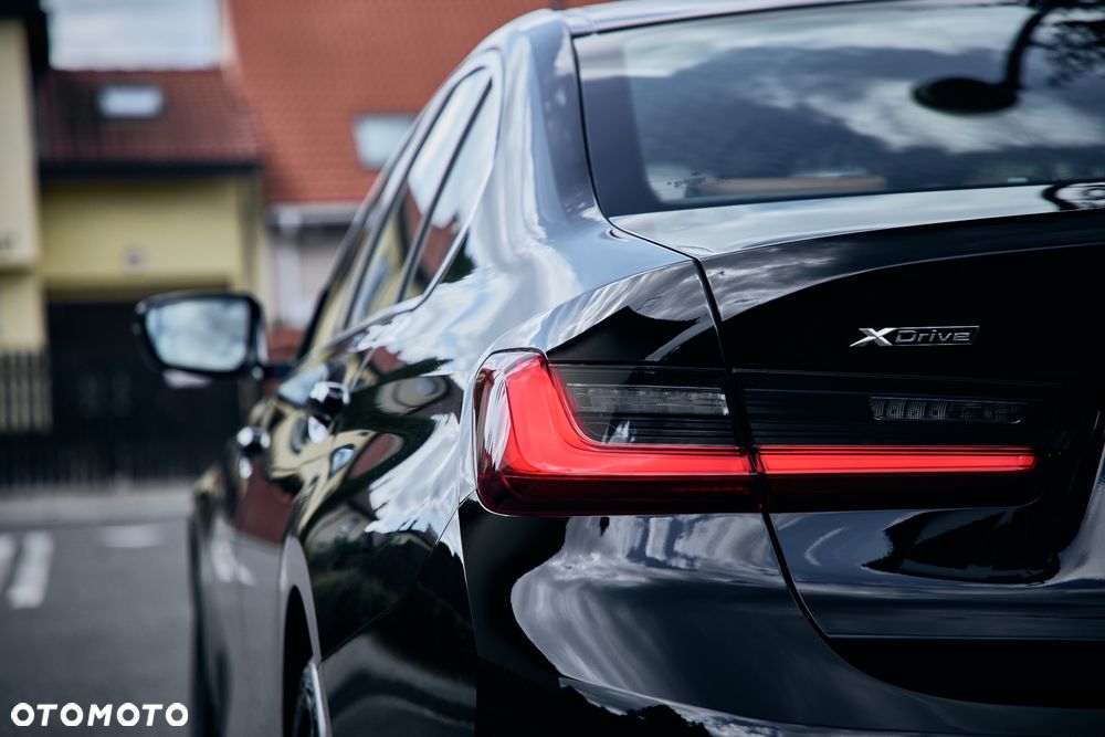BMW Seria 3 320d xDrive Luxury Line - 7