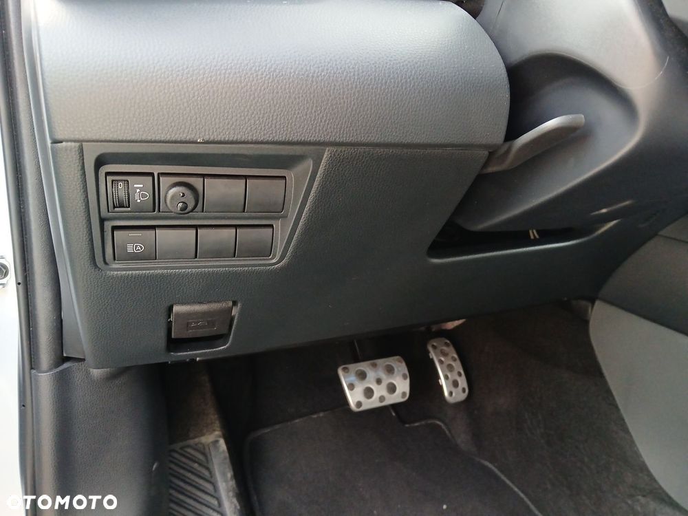 Toyota Yaris - 40