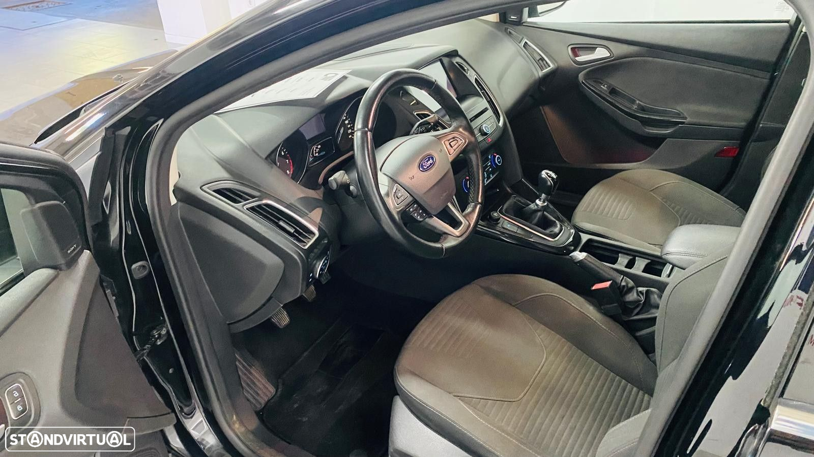 Ford Focus 1.0 EcoBoost Titanium - 8