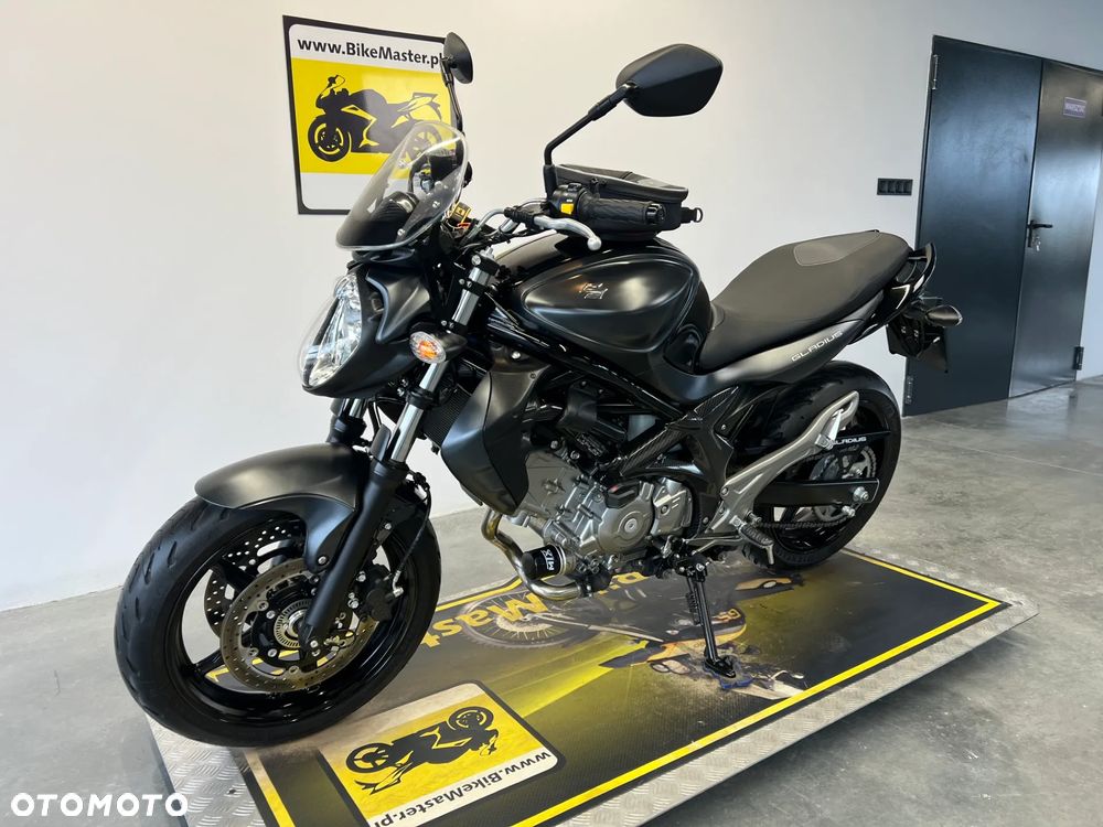 Suzuki Gladius - 3