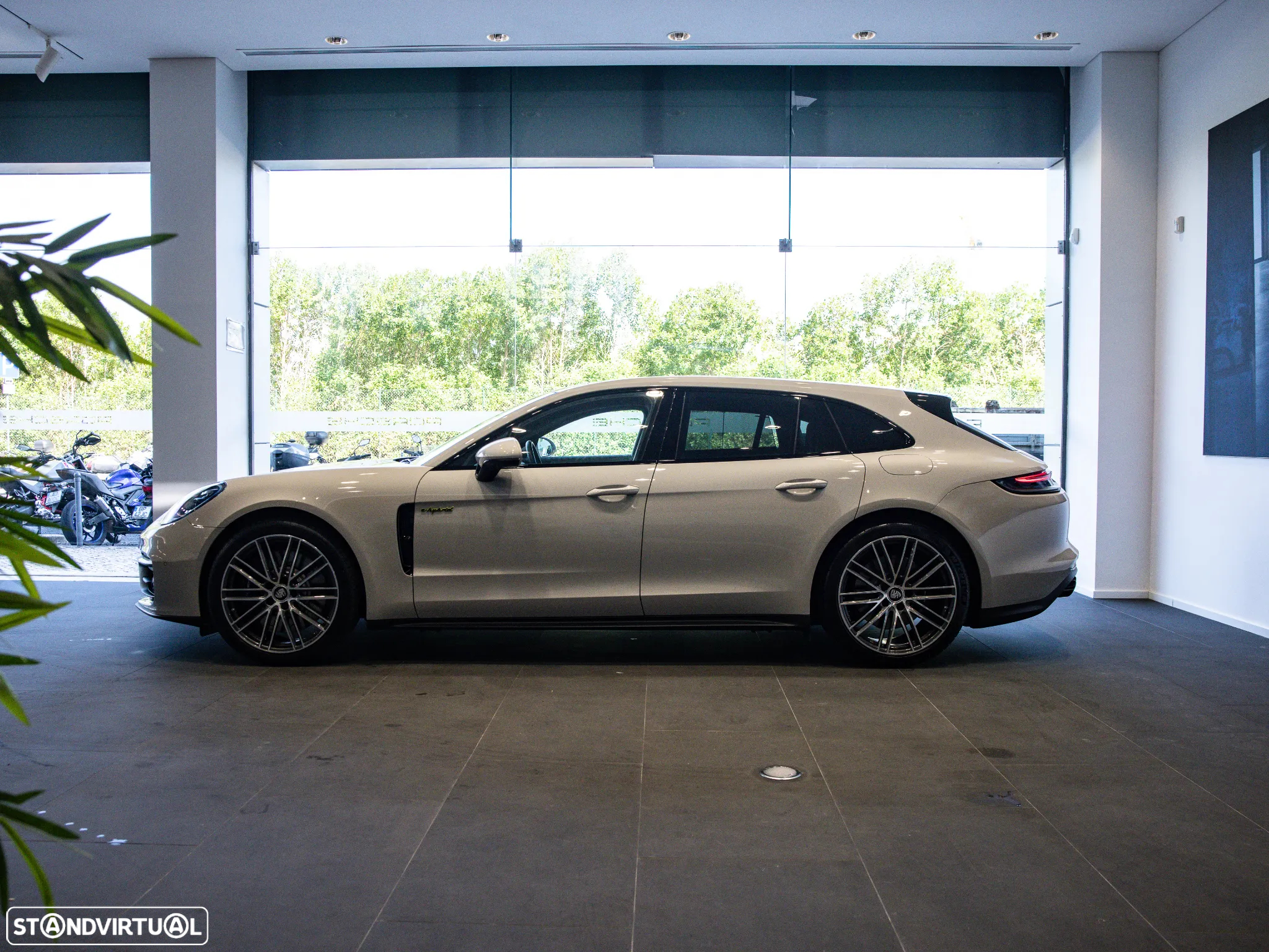 Porsche Panamera Sport Turismo 4S E-Hybrid - 3