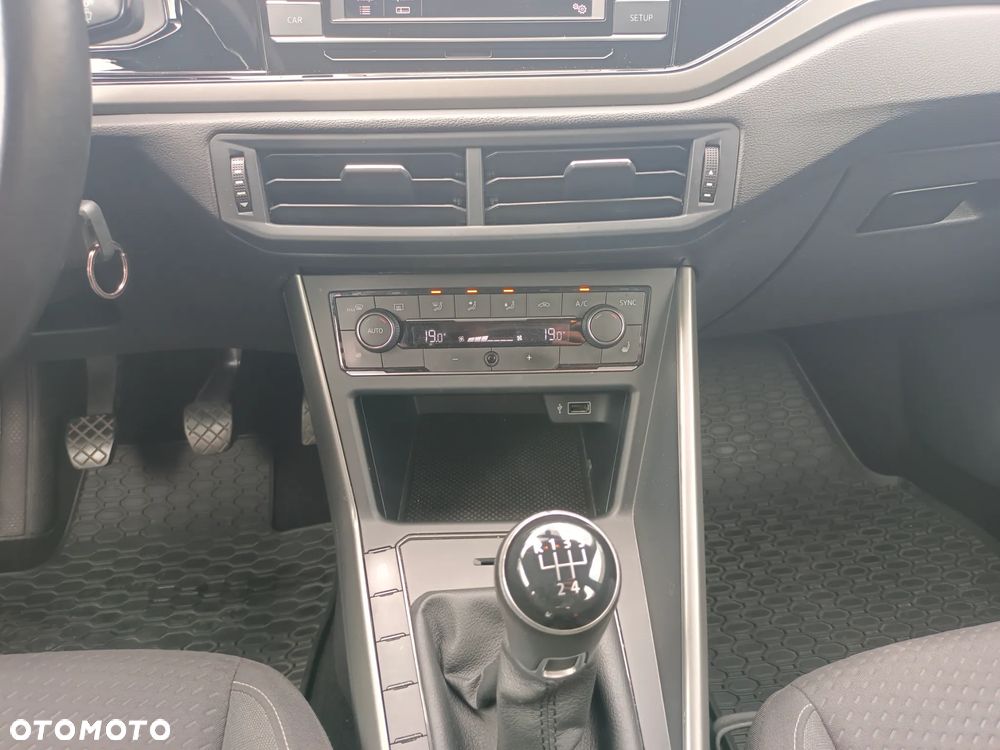 Volkswagen Polo - 13