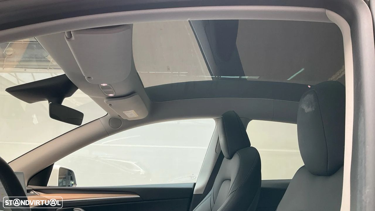 Tesla Model Y Long Range Dual Motor AWD - 10
