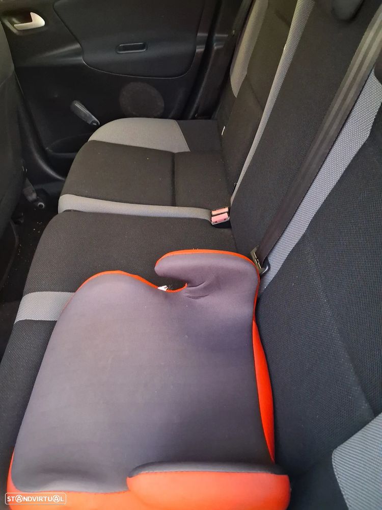 Peugeot 207 1.4 HDi Premium - 6