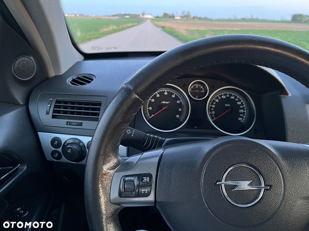 Opel Astra 1.6 Cosmo - 11