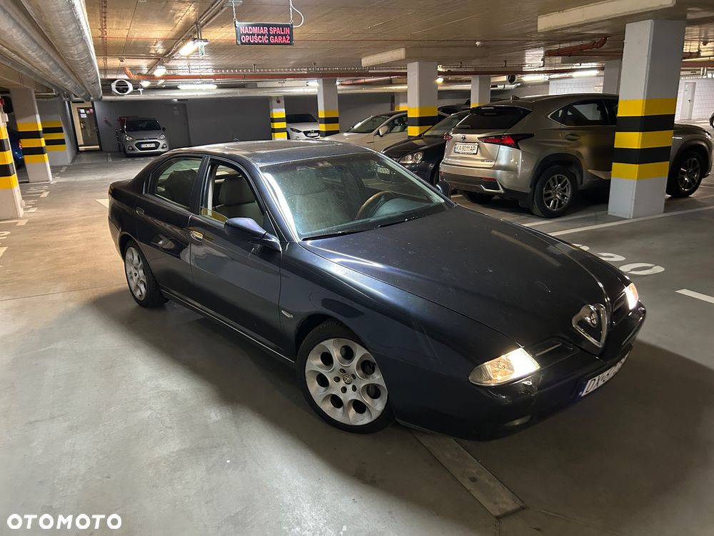 Alfa Romeo 166 - 1