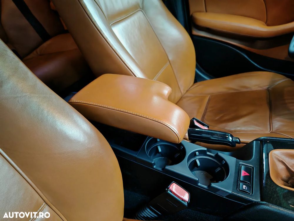 BMW Seria 3 318i Touring Edition Exclusive - 22