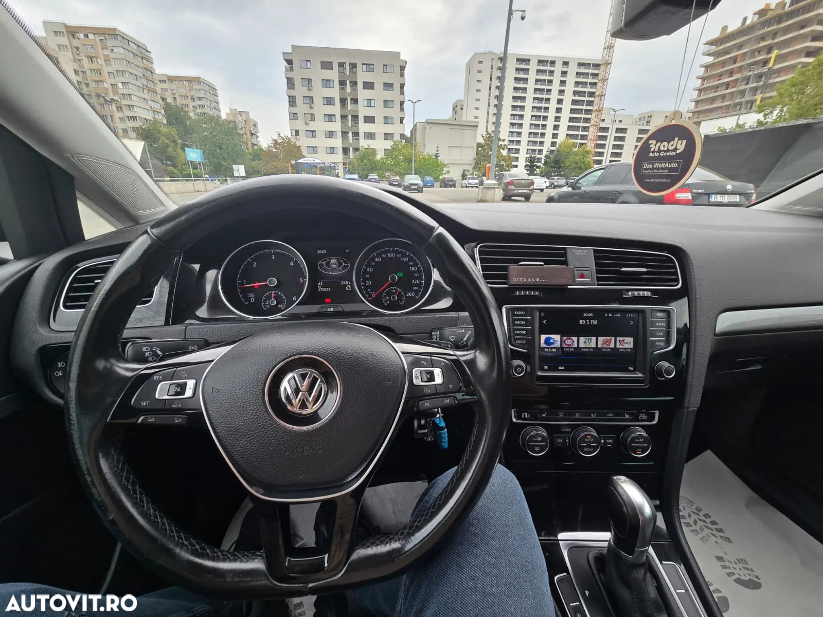 Volkswagen Golf 1.6 TDI DPF BMT DSG Highline - 10