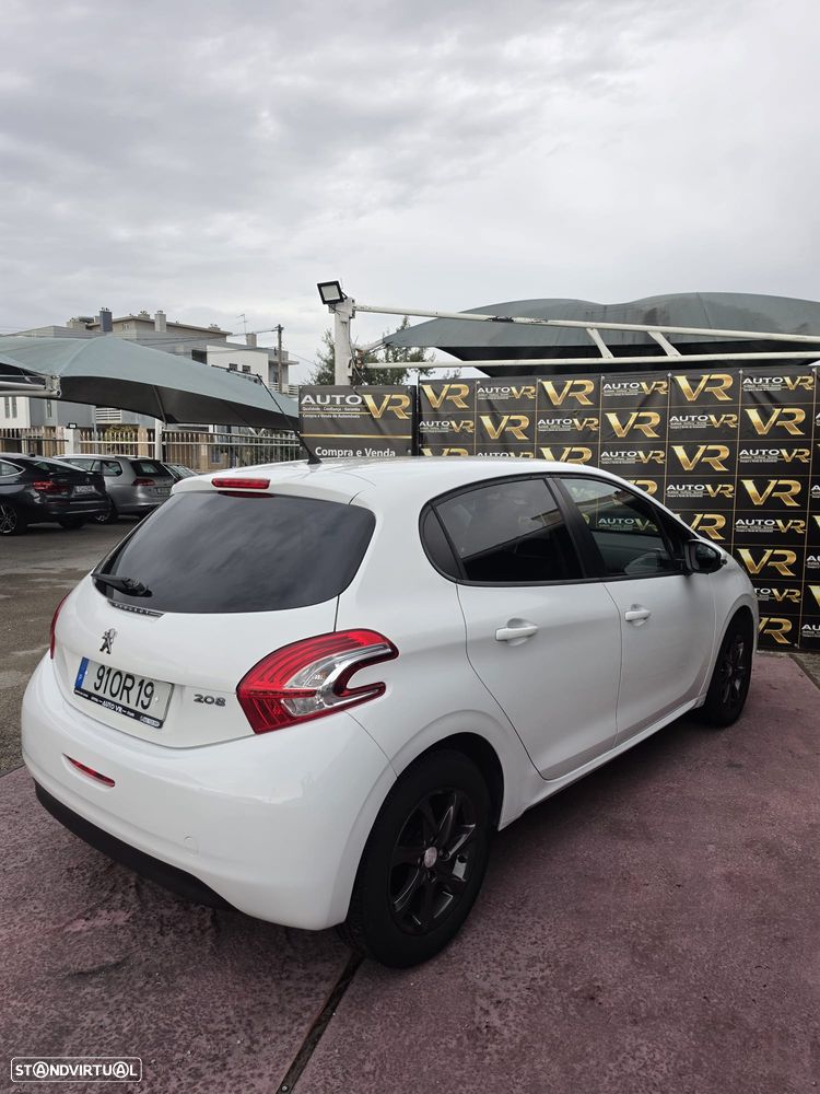 Peugeot 208 - 9