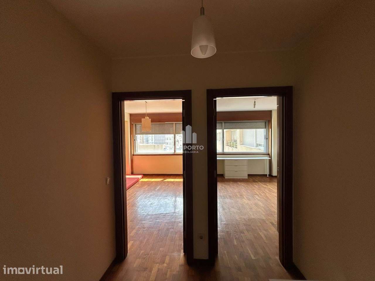 Apartamento T2 no Edifício Centro d ´Ouro em Vila Nova de Gaia - Grande imagem: 5/40