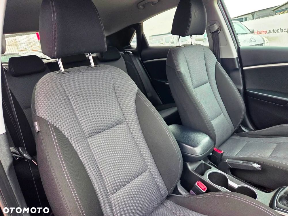 Hyundai i30 1.6 GDI Comfort - 30