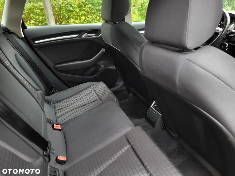 Audi A3 Sportback 1.4 TFSI Ambiente - 15