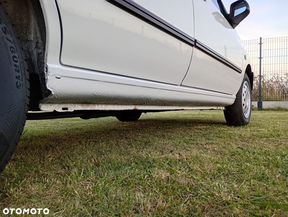 Renault Clio - 23