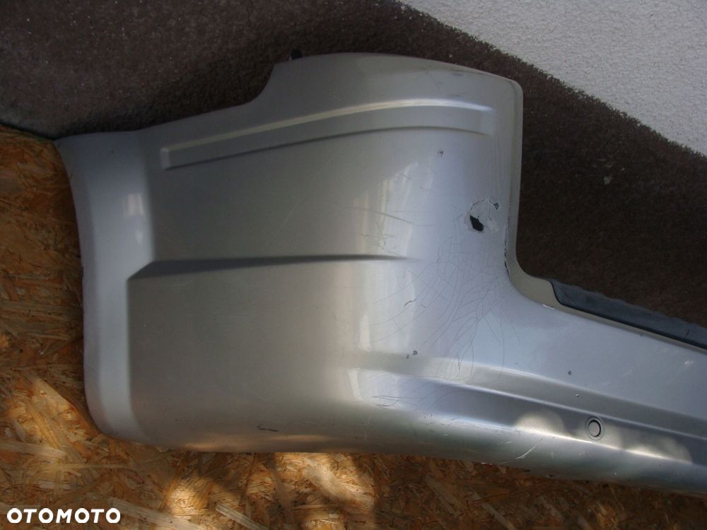 zderzak tył lancia voyager - 2