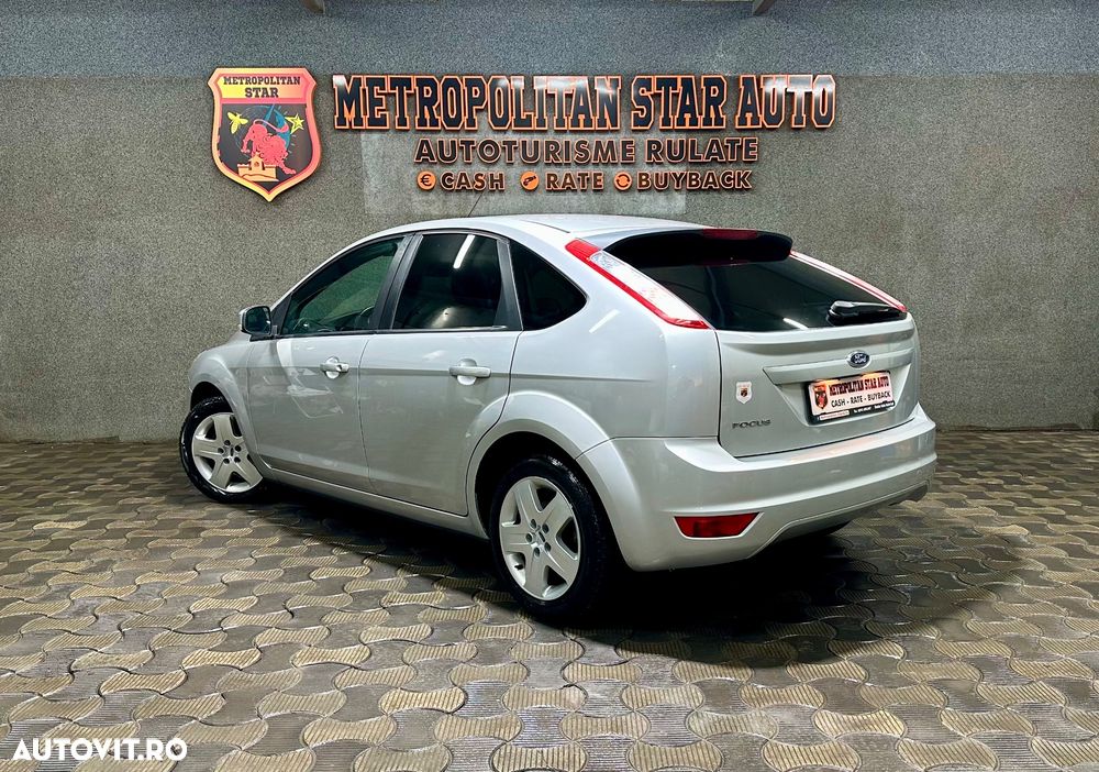 Ford Focus 1.6 16V Aut. Trend - 3