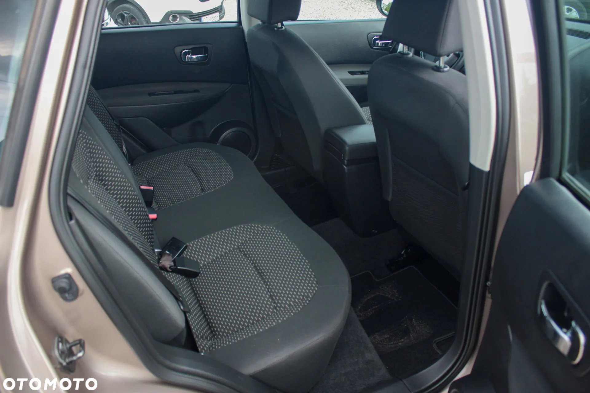 Nissan Qashqai 1.6 acenta - 17