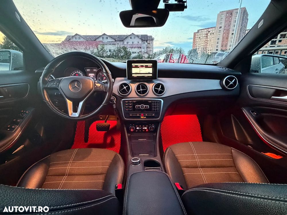 Mercedes-Benz GLA 220 d 4MATIC 7G-DCT - 8